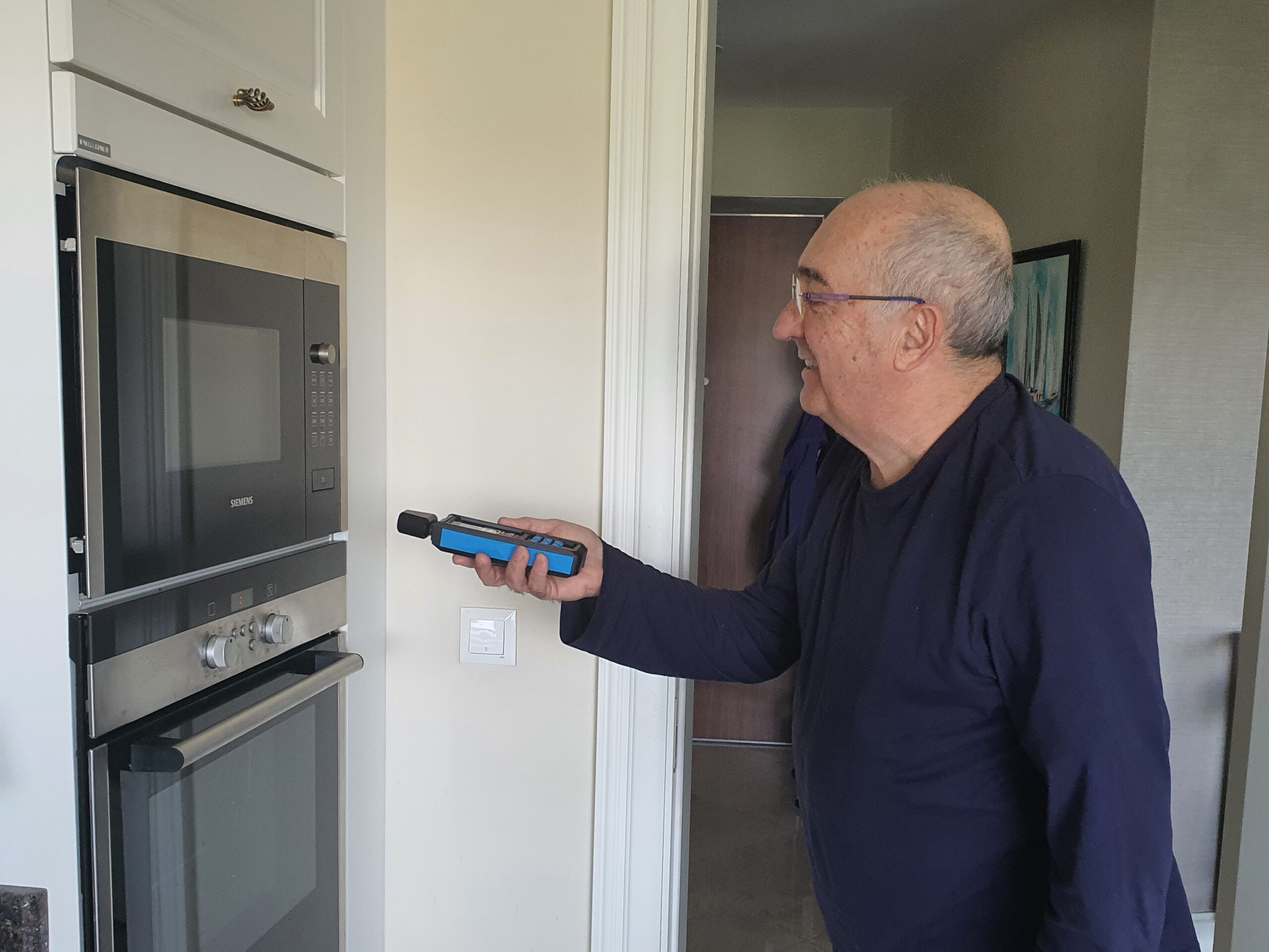 MİKRO DALGA FIRINDA ELEKTROMANYETİK RADYASYON ÖLÇÜMÜ